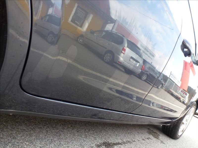 Ford Focus 1,6 16V  Elegance - fotka 45 z 48