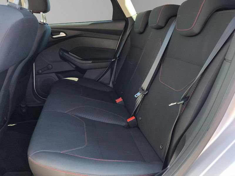 Ford Focus (2015) TREND SPORT 1.0 92kW, ČR, Tažn - fotka 19 z 20