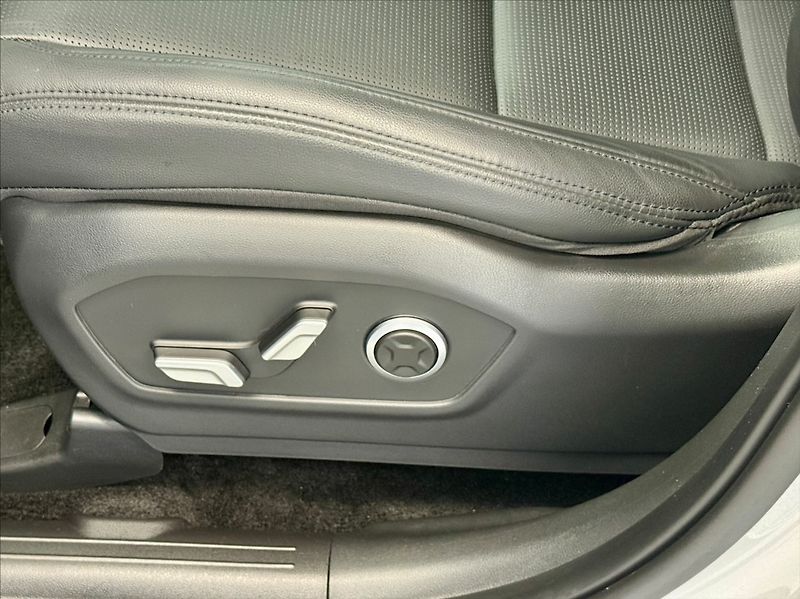 Hyundai Santa Fe 1,6 T-GDI STYLE PREMIUM - fotka 21 z 29