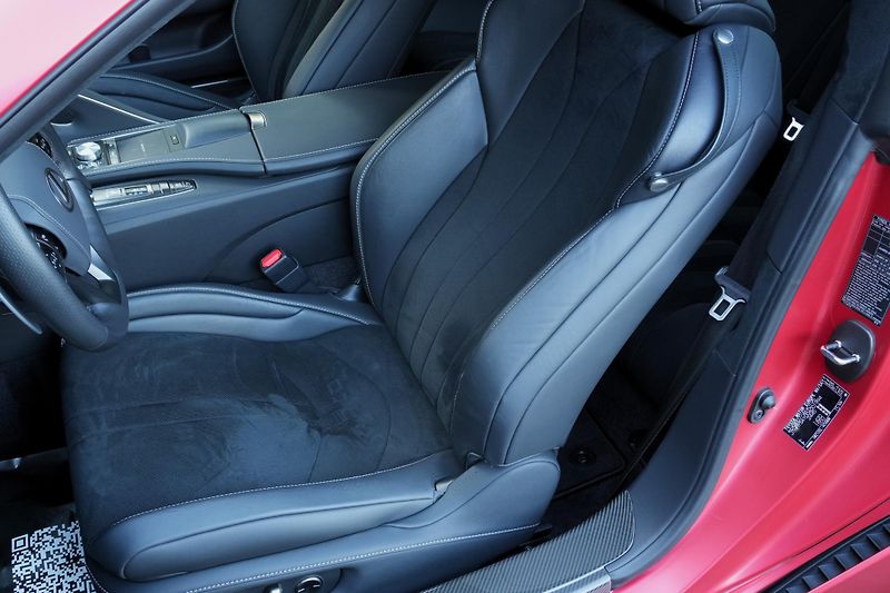 Lexus LC 500h 3.5L V6, Kamera, HUD,Ventilace - fotka 24 z 31