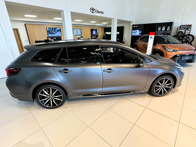 Toyota Corolla 2,0 TS GR Sport - fotka 8 z 9