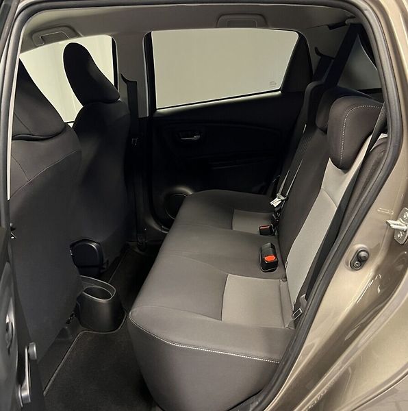 Toyota Yaris 1.5 AT ACTIVE TREND - fotka 9 z 15