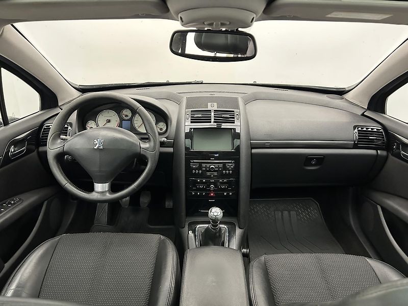 Peugeot 407 2.2 HDI - fotka 5 z 22