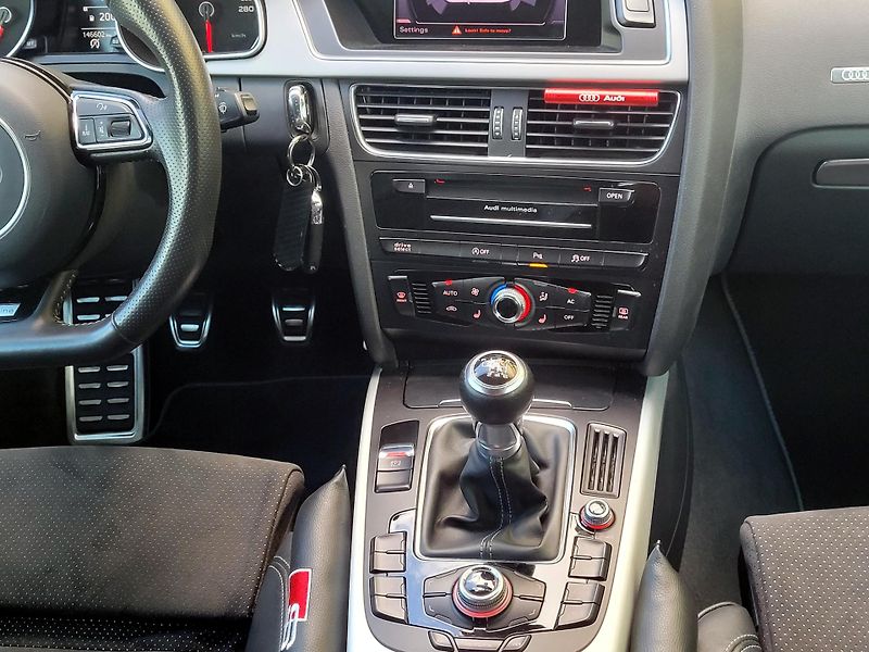 Audi A5 2,0 TFSi S-LINE,SERV.KN.ROZVOD - fotka 38 z 52