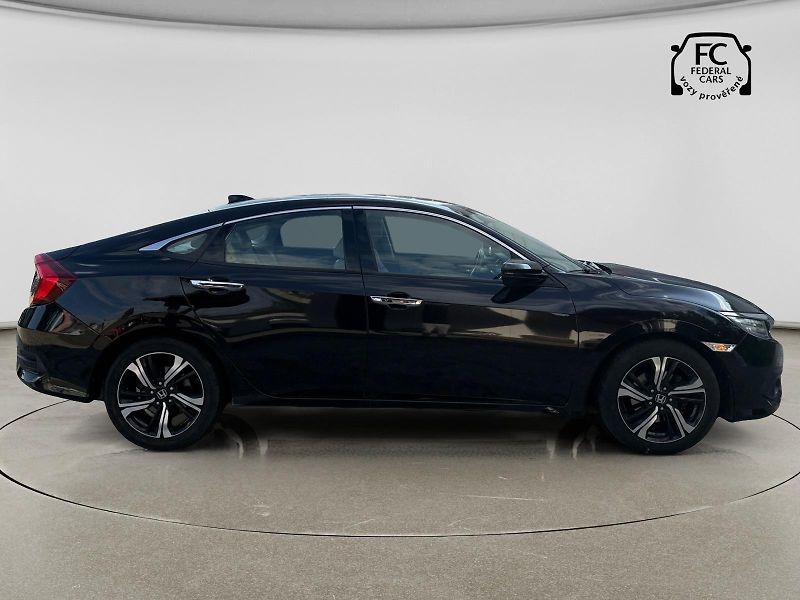 Honda Civic 1.5 VTEC TURBO Executive - fotka 6 z 31