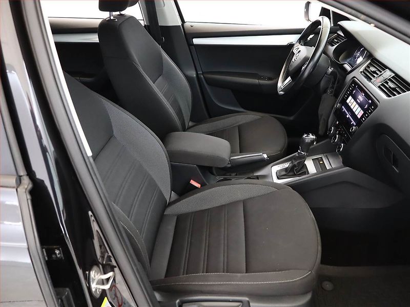 Škoda Octavia (2018) 2.0 TDI, Automat, Navi - fotka 7 z 17