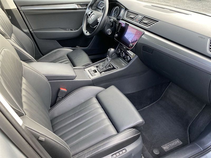 Škoda Superb (2021) Combi 1.4 TSI iV DSG Style - fotka 10 z 34