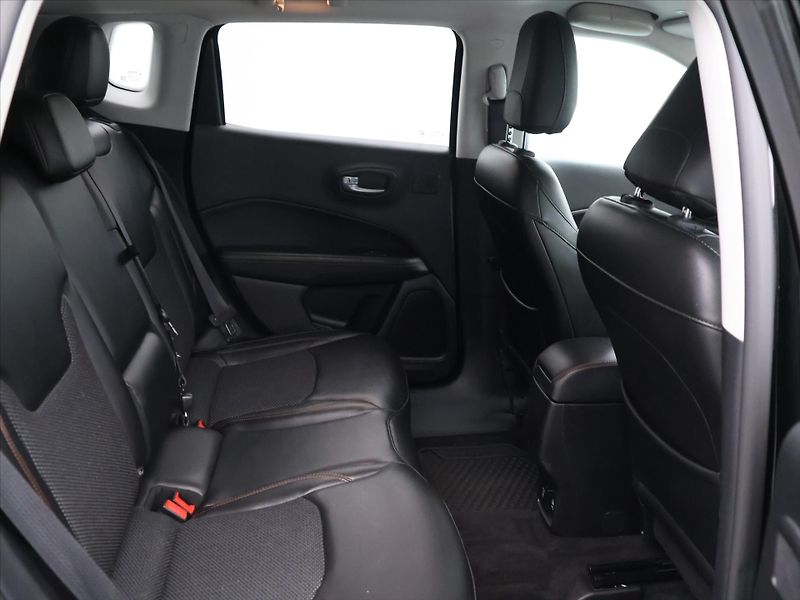 Jeep Compass 1,6 D LIMITED Aut.klima CZ - fotka 12 z 27