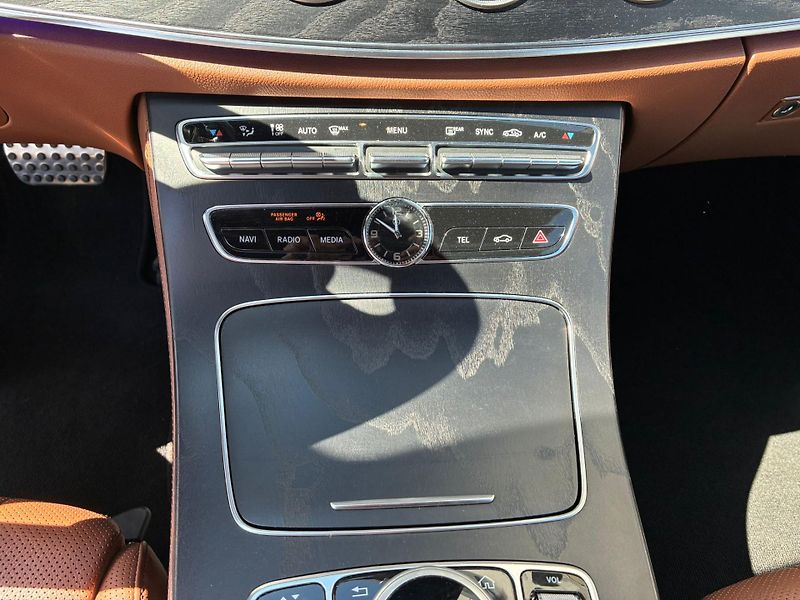 Mercedes-Benz Třídy E (2017) 220D, 143KW, VZDUCH, ACC,  - fotka 13 z 24