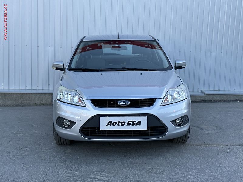 Ford Focus (2011) 1.6 i, ČR, servis.kniha, AC - fotka 2 z 15
