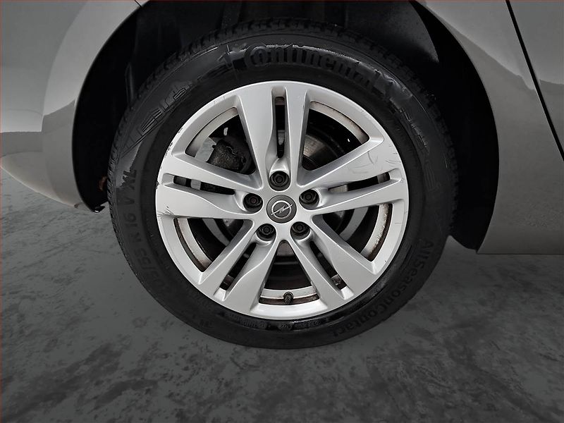 Opel Astra (2018) 1.4 T, Serv.kniha, Kůže - fotka 15 z 17