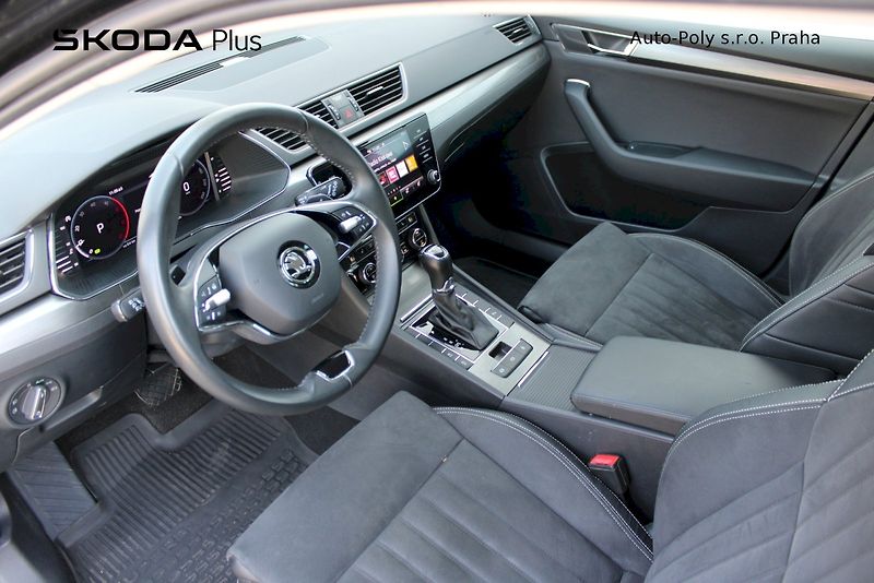 Škoda Superb (2023) 2.0 TDI 110 kW Style Plus - fotka 9 z 25