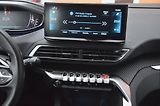 Peugeot 3008 (2023) 1.5 HDi 96kW AT8 Allure / LED - náhled 29