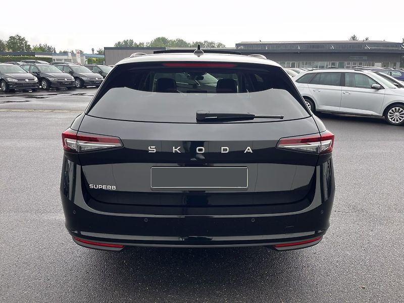 Škoda Superb TDI Selection Pano Matrix HuD - fotka 5 z 15
