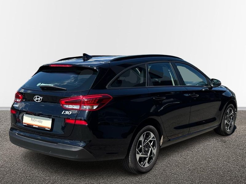 Hyundai i30 MHEV Smart - fotka 2 z 25