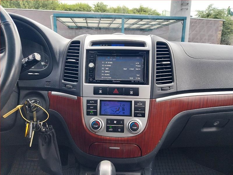 Hyundai Santa Fe (2008) 2.2 CRDi, 4X4, Automat - fotka 15 z 19