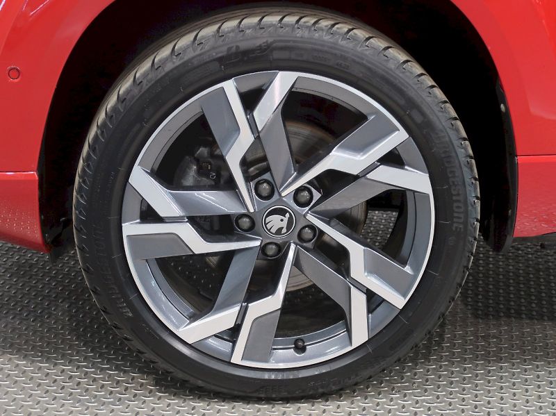 Škoda Karoq (2025) SPORTLINE 2.0TDI 110KW 4x4 DSG - fotka 12 z 43