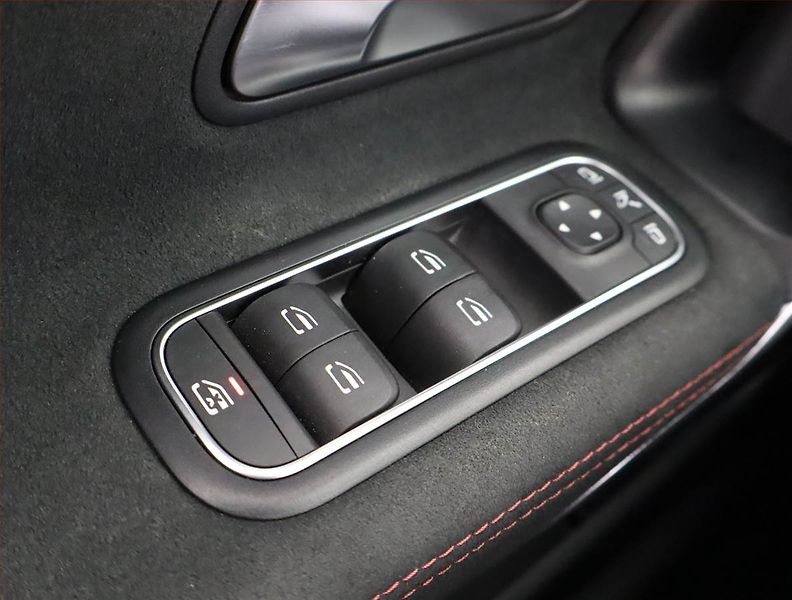 Mercedes-Benz Třídy A (2023) A 180 - fotka 17 z 20