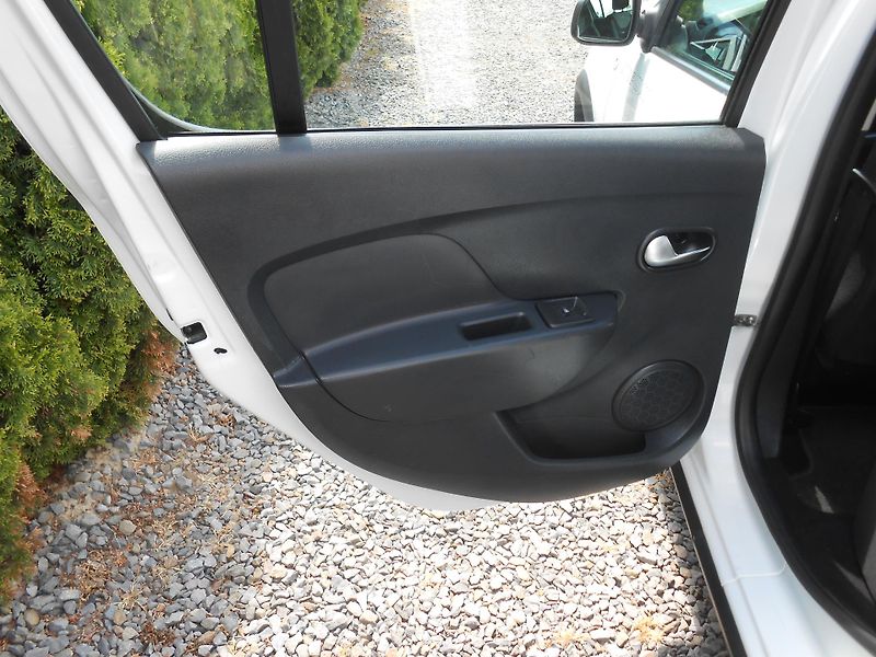 Dacia Sandero STEPWAY,NAVI,KAMERA,LED! - fotka 25 z 44