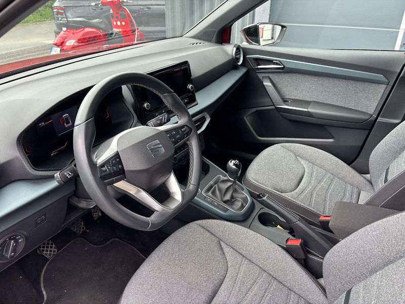 Seat Arona (2023)  Xperience 1.0 TSI (70 kW) MAN - fotka 10 z 17