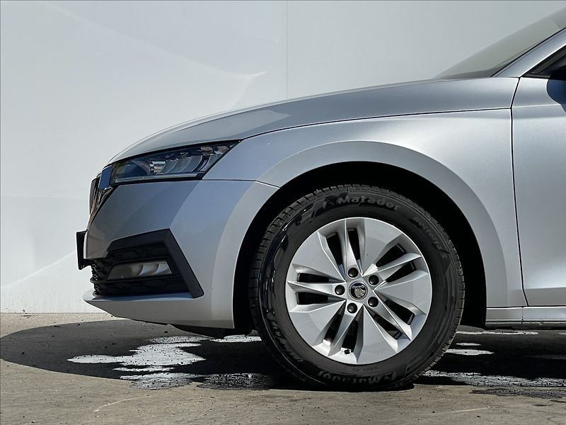 Škoda Octavia 2,0 TDI DSG Ambition Plus LED - fotka 19 z 23