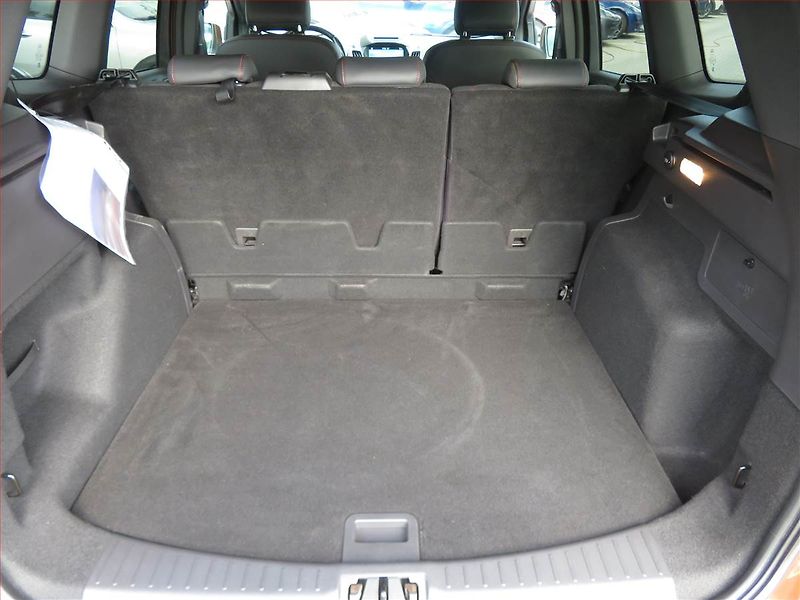 Ford Kuga (2018) ST-Line 1.5 EcoBoost, 4X4 - fotka 14 z 17