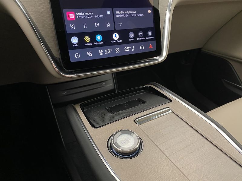 Volvo EX90 PURE ELECTRIC TWIN PLUS 7míst - fotka 27 z 60