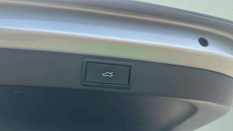 Škoda Octavia Combi Top Selection 2,0TDI 110 - fotka 27 z 31