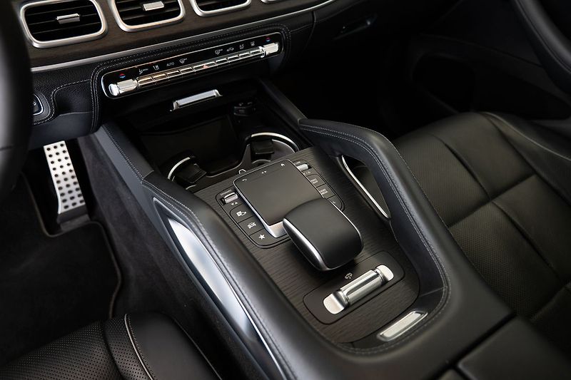 Mercedes-Benz GLS 4Matic AMG Line - fotka 19 z 28
