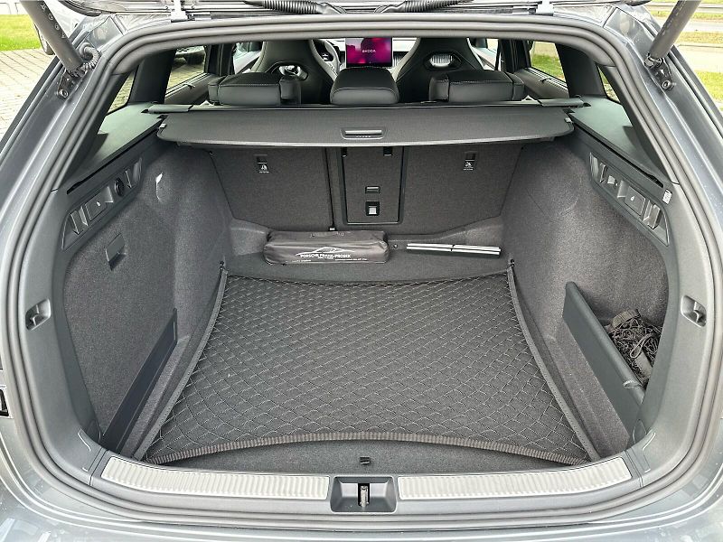 Škoda Superb (2027) 2,0 TDI 110 kW 7-stup. automat - fotka 20 z 25