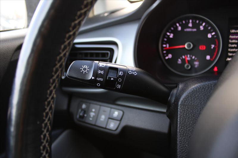 Kia Stonic 1.2 DPI GT LINE NAVIGACE ČR - fotka 16 z 24