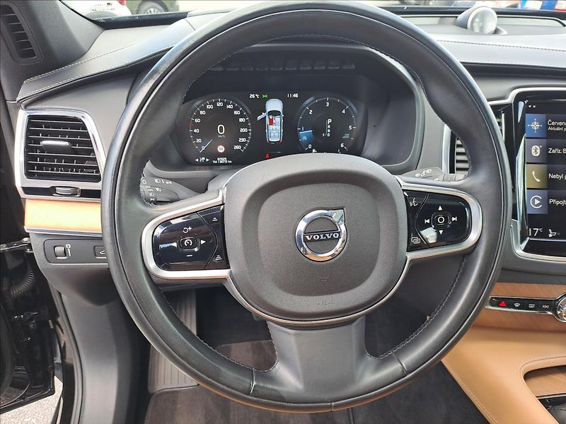 Volvo XC90 2,0 D5 AWD FIRST EDITION - fotka 15 z 24