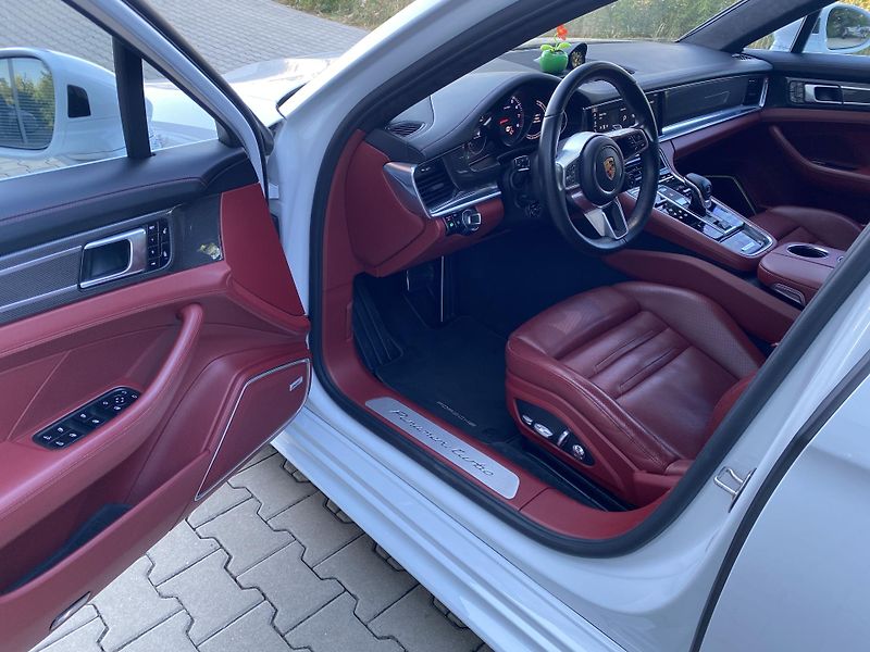 Porsche Panamera (2017) TURBO - fotka 10 z 17