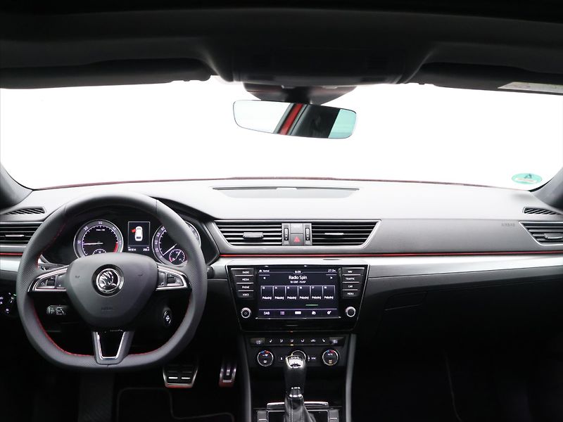 Škoda Superb 2,0 TDI 140kW DSG Sportline - fotka 29 z 37