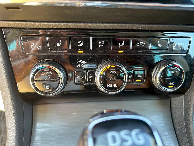 Škoda Superb (2021) SUP.COM GRT SCOUT 4X4 TD 140/2 - fotka 30 z 35
