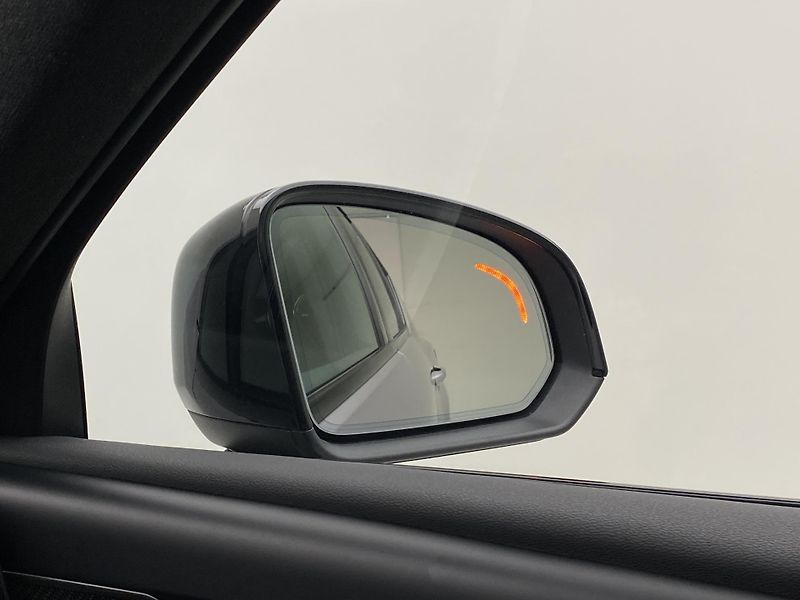 Volvo XC40 B3 AUT DARK PLUS - fotka 32 z 62