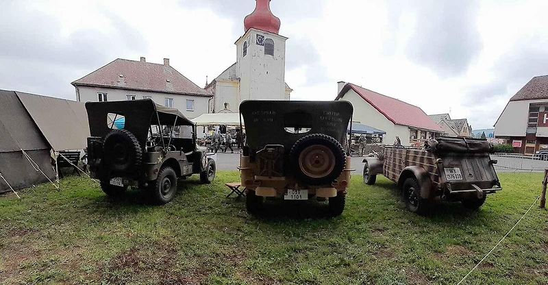 Nádherně zrenovovaný vojenský automobil Volkswagen type 82E, pro který cesta na akci do Radonic u Kadaně byla vůbec prvním dálkovým výjezdem.