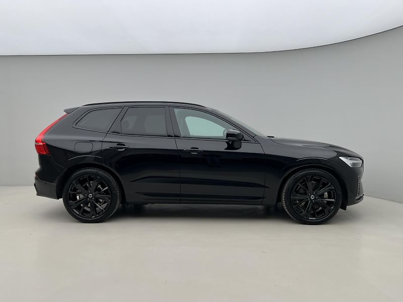 Volvo XC60 B5 AWD BLACK EDITION PLUS AUT - fotka 10 z 51