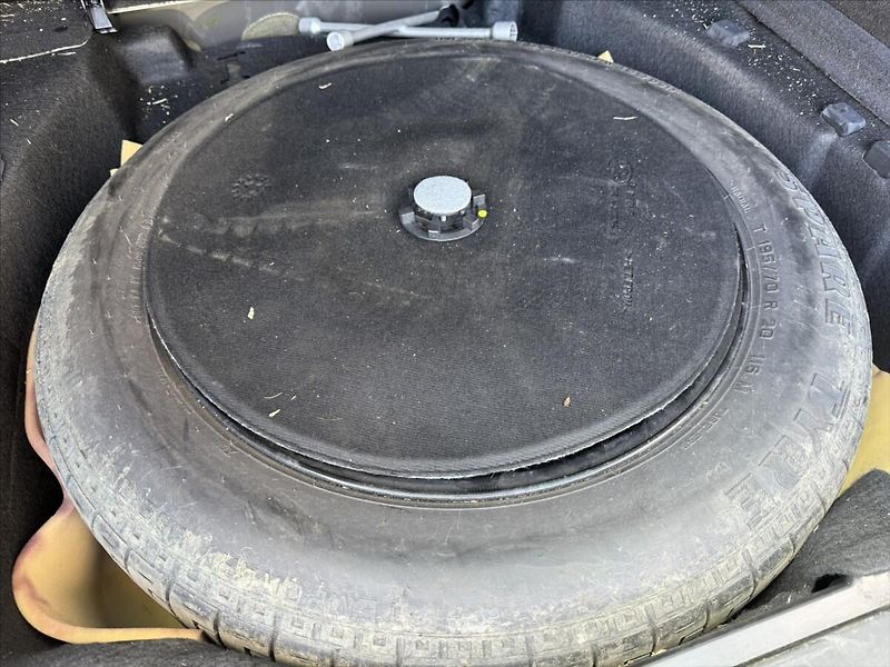 Land Rover Range Rover Sport 3,0 SE SDV6 - fotka 25 z 26