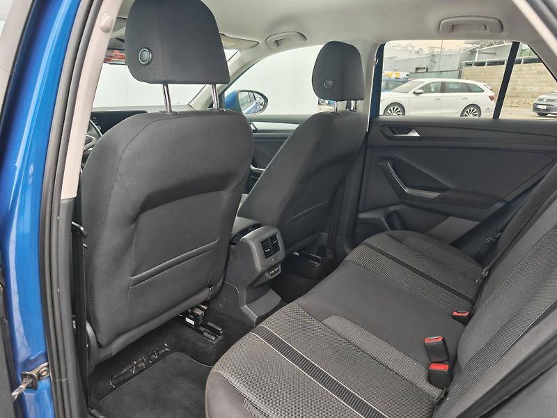 Volkswagen T-Roc Life 6G 1,0TSI - fotka 7 z 22
