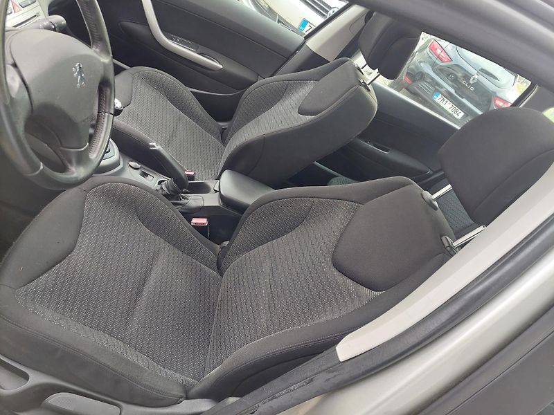 Peugeot 308 (2009) SW 1.6-88kW - fotka 15 z 32