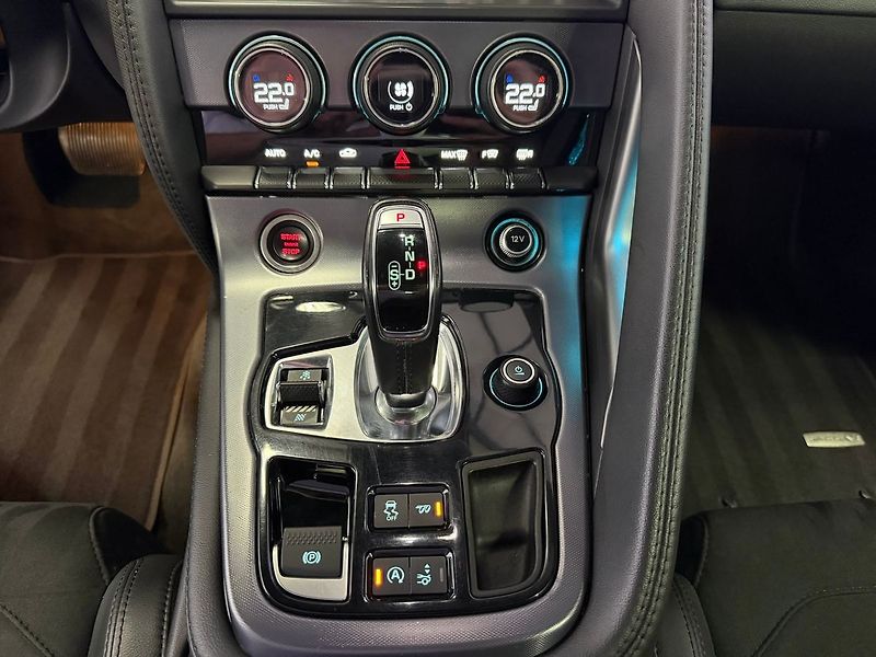 Jaguar F-Type V6 250KW 8AT COUPE, MERIDIAN, - fotka 19 z 23