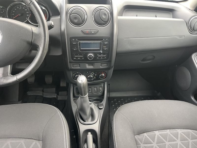 Dacia Duster (2015) 1.6i 84kw klimatizace 32000km! - fotka 19 z 19