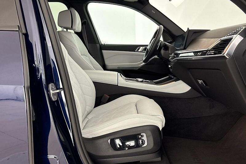 BMW X5 xDrive40d - fotka 14 z 27