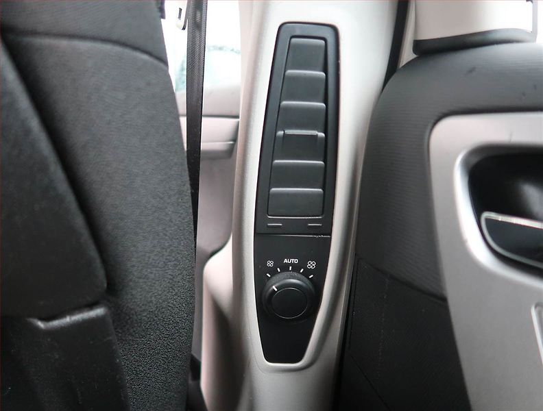 Citroën C4 Picasso (2011) 1.6 i, nová STK, dobrý stav - fotka 18 z 18