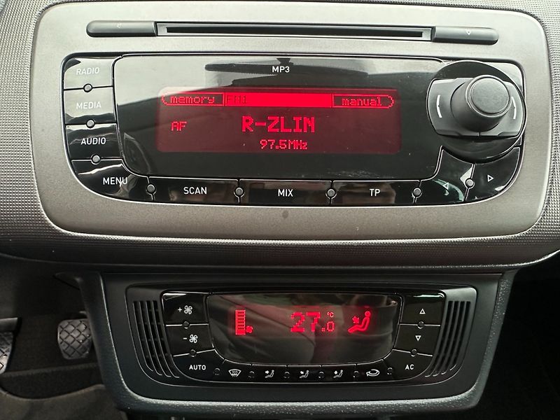 Seat Ibiza 1.6 TDi Digi Klima/ESP/1MAJ - fotka 20 z 22