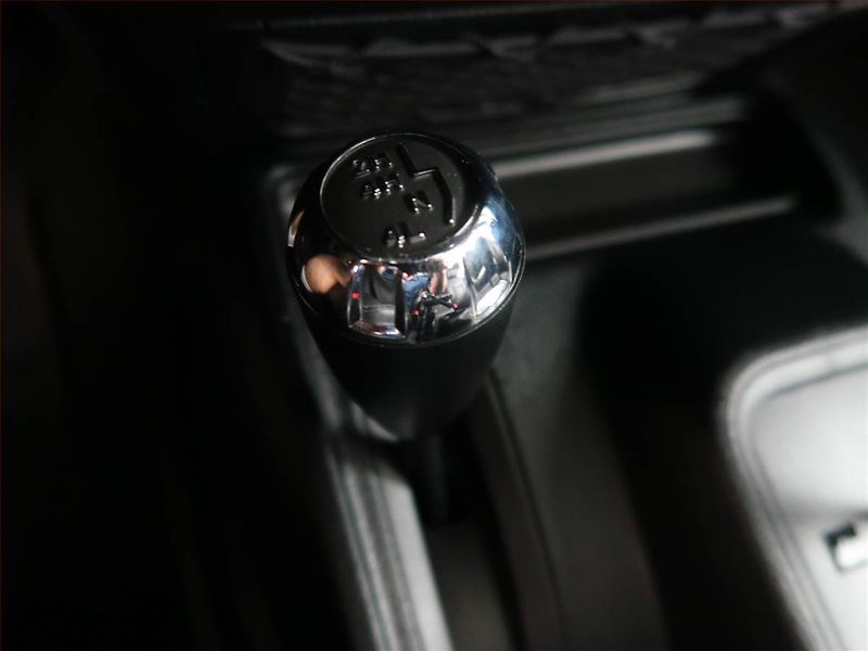 Jeep Wrangler (2018) 3.6 V6 - fotka 17 z 20