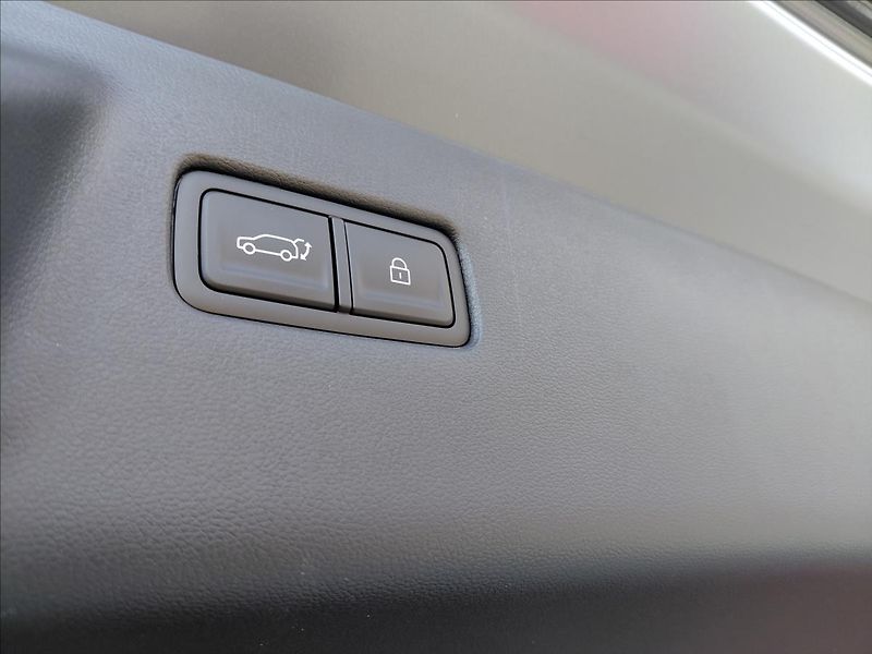 Hyundai Santa Fe (2025) 1,6 T-GDI PHEV 4WD STL PREM - fotka 15 z 17