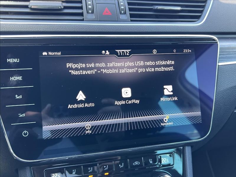 Škoda Superb 2,0 TDI DSG Premium Edition - fotka 35 z 42