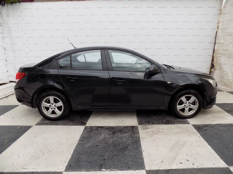Chevrolet Cruze (2011) 1.8i/16V/Klimatizace/ČR/ - fotka 6 z 31